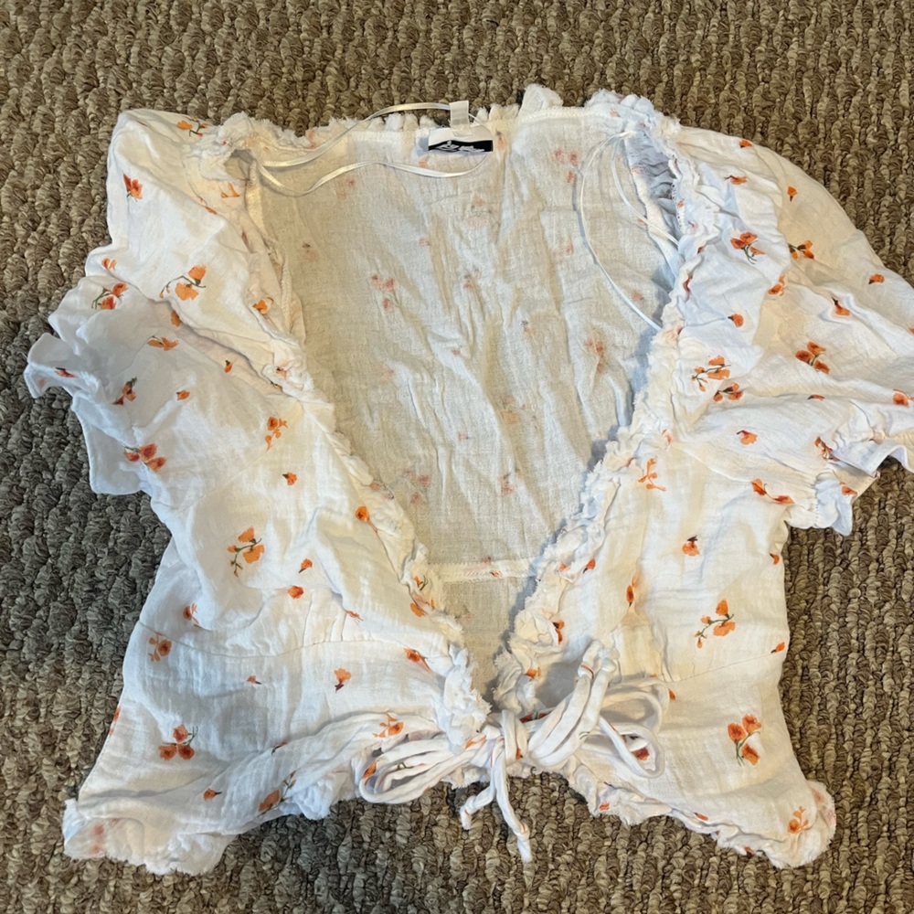 Sky to moon white flower top